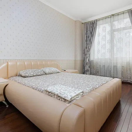 Arcadia Pearl Sea Side View *